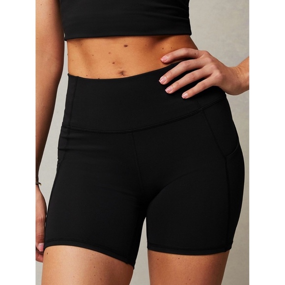 Fabletics Oasis Pure Luxe Shorts - Picture 1 of 4